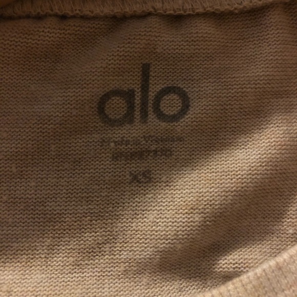 Alo Yoga Tan Long Sleeve Top Size XS - Picture 8 of 8
